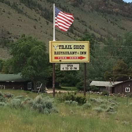 Trail Shop Inn ワピティ エクステリア 写真